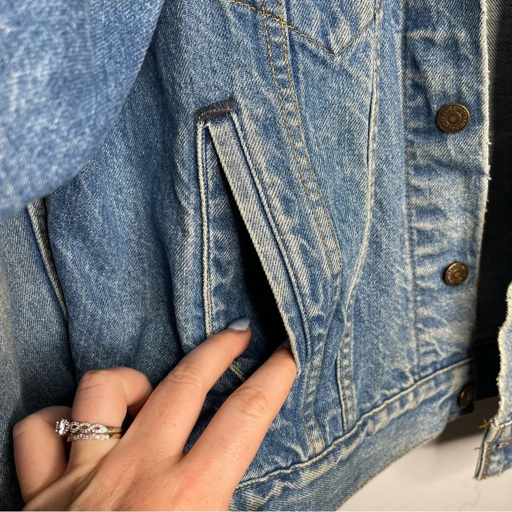 Levi's Light Blue Denim Jacket - Picture 4 of 9